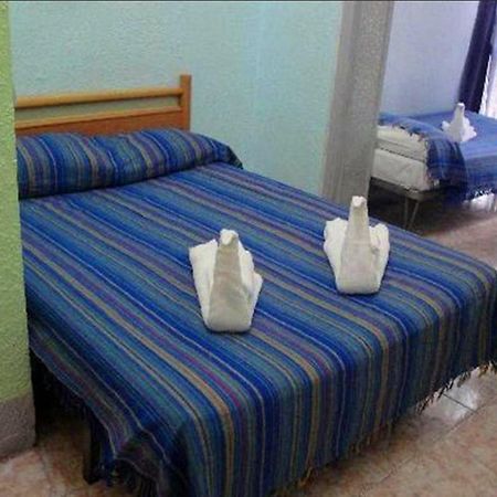 Hostal Eden Барселона Екстериор снимка