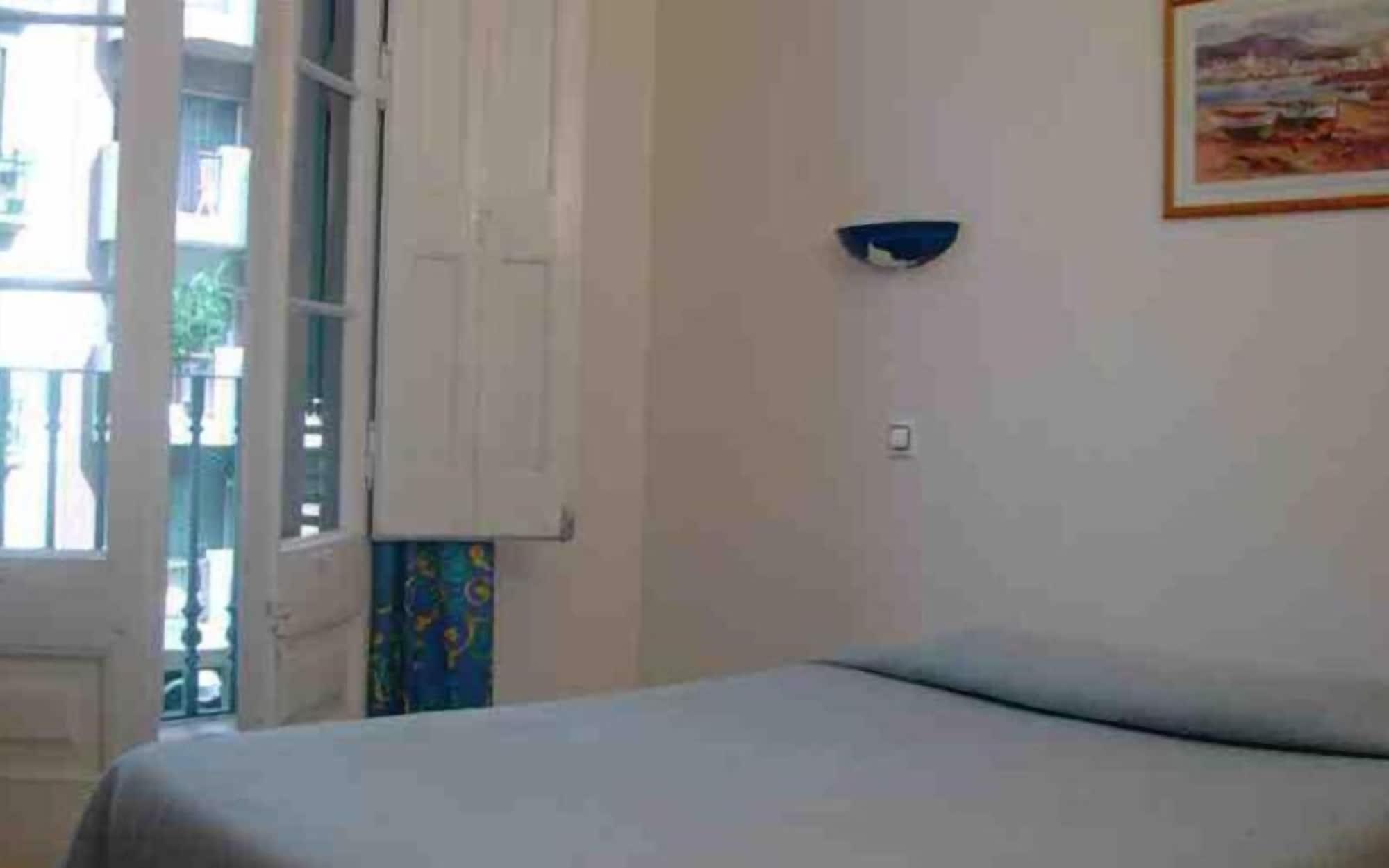 Hostal Eden Барселона Екстериор снимка