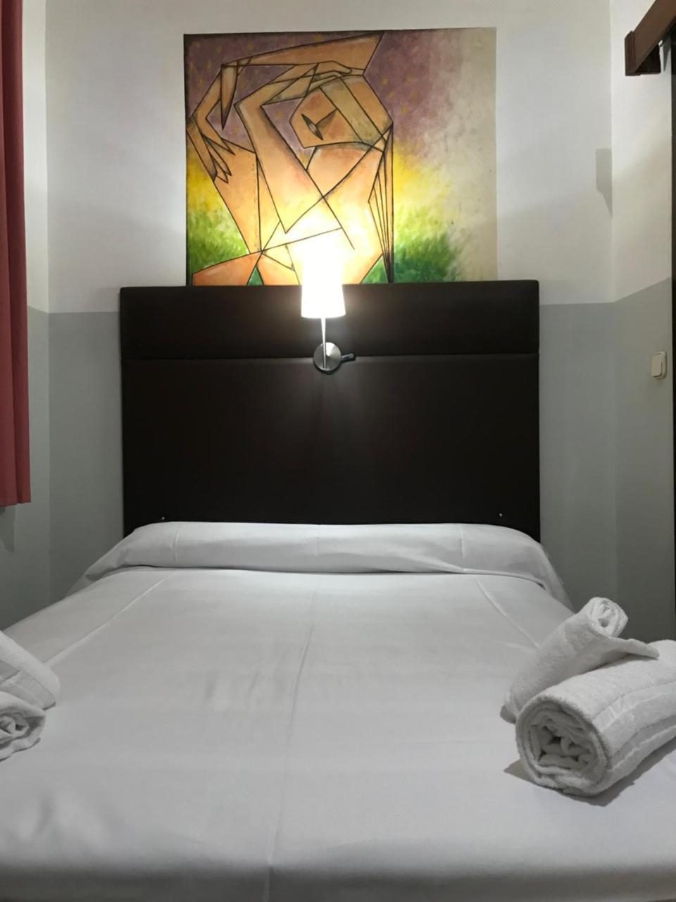 Hostal Eden Барселона Екстериор снимка