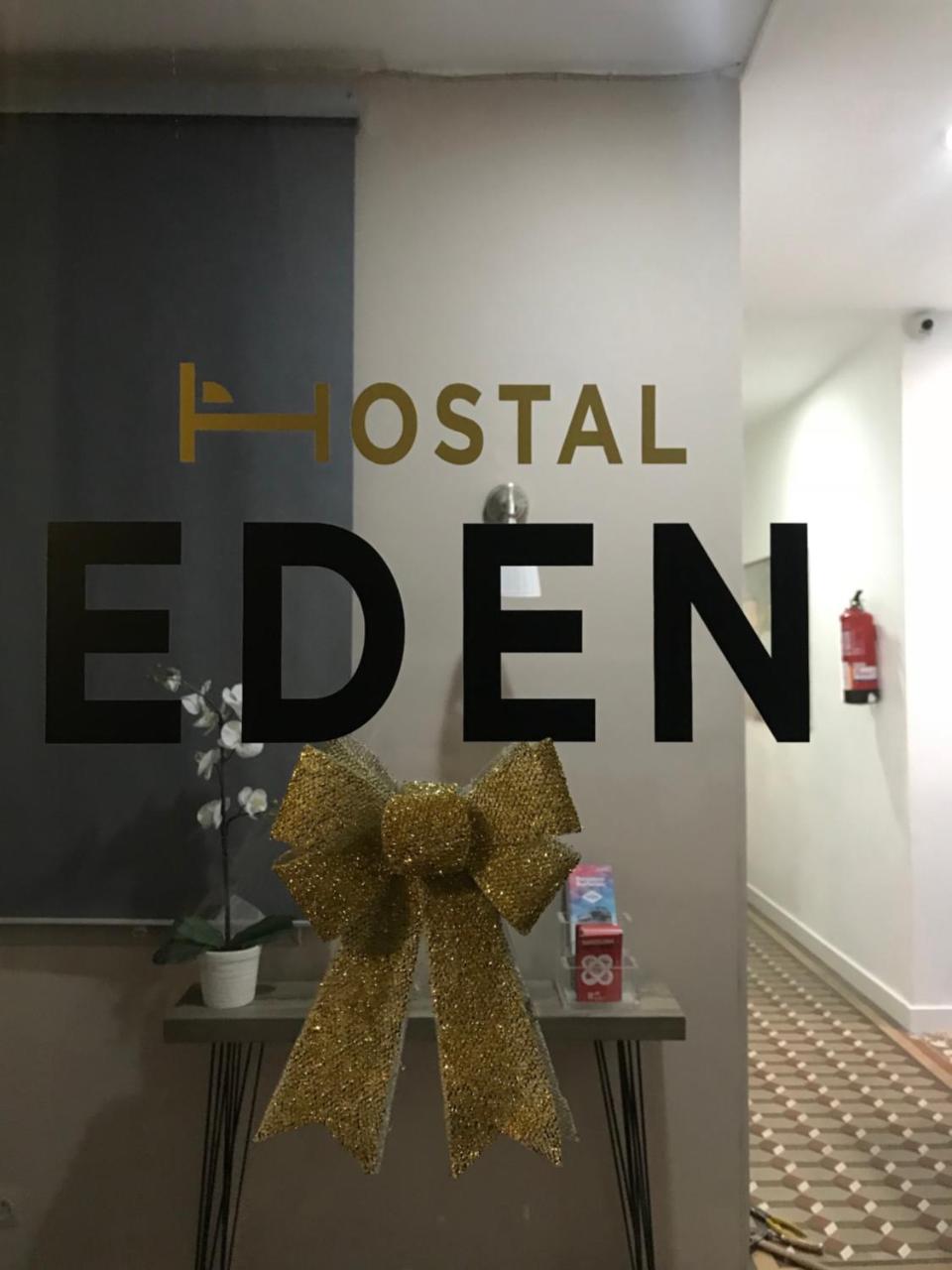Hostal Eden Барселона Екстериор снимка