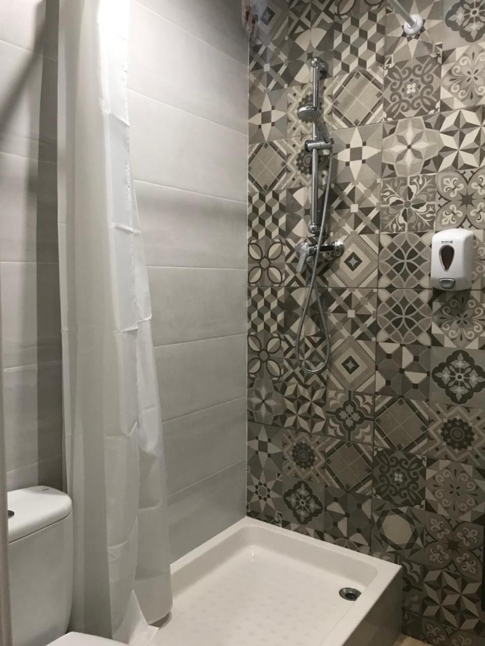 Hostal Eden Барселона Екстериор снимка