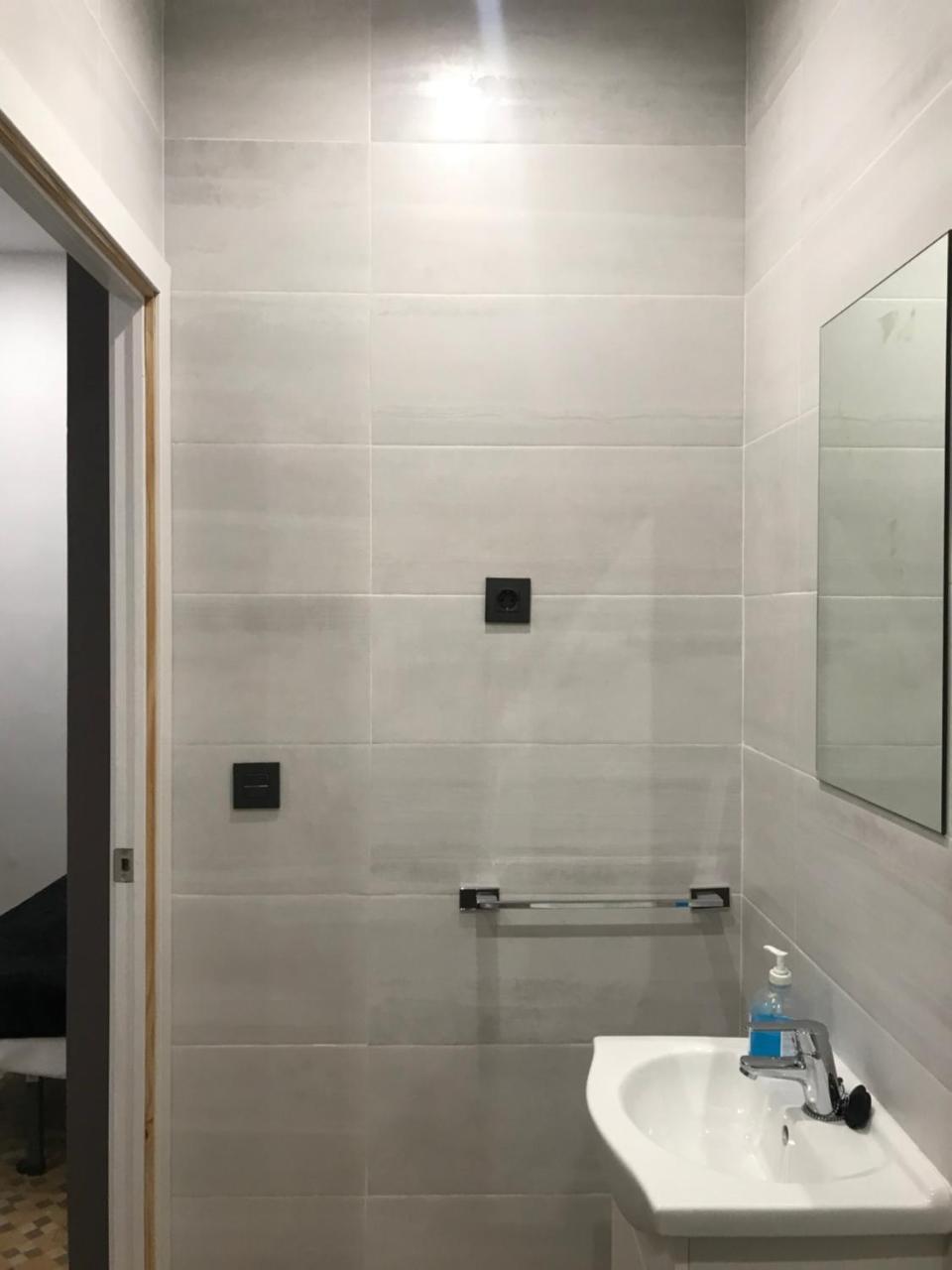 Hostal Eden Барселона Екстериор снимка